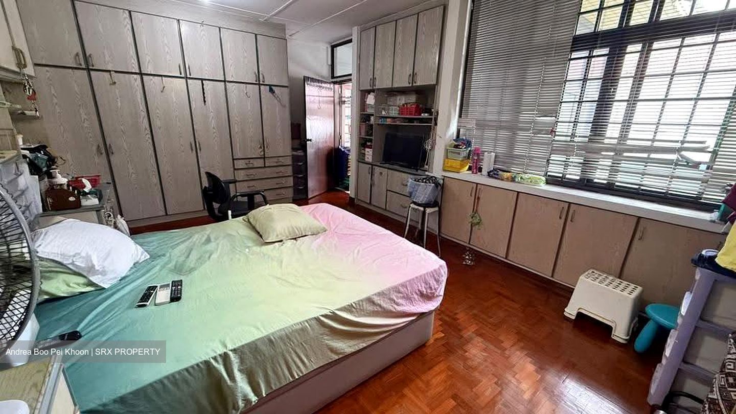 Everitt Road (D15), Terrace #631829541